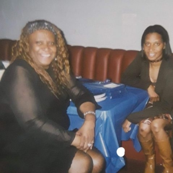 Meet your Posher, Sylvia - Picture 1 of 1